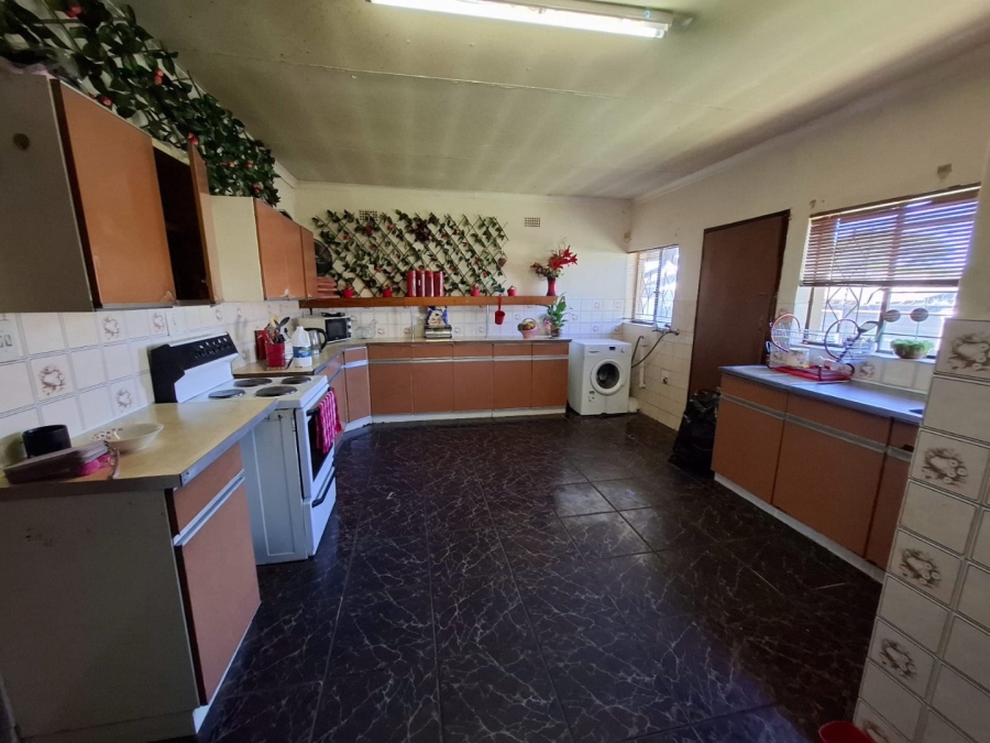 4 Bedroom Property for Sale in Oos Einde North West